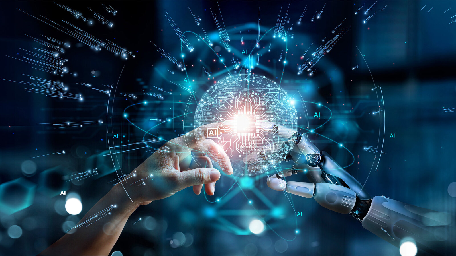 Ein futuristisches Bild, das die Interaktion zwischen einer menschlichen Hand und einer Roboterhand zeigt, umgeben von digitalen Netzwerken und elektronischen Schaltkreisen in blauen und weißen Tönen, die die fortschreitende Integration von Mensch und Technologie symbolisieren.